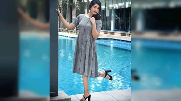'माझ्या नवऱ्याची बायको' या मालिकेतून मराठी इंडस्ट्रिमध्ये आपली ओळख प्रस्थापित केलेली अभिनेत्री रसिका सुनिल सध्या सोशल मीडियावर एका पेक्षा एक फोटो शेअर करत आहे.