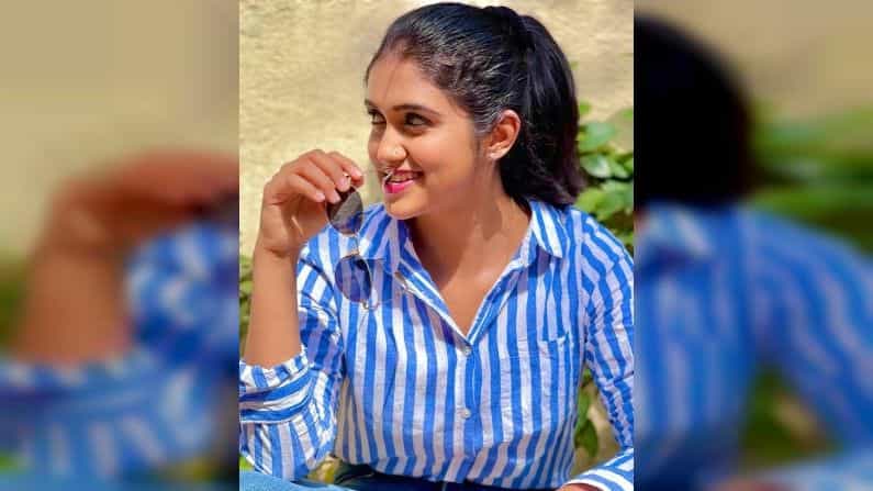 सैराट फेम अभिनेत्री रिंकू राजगुरू सध्या सोशल मीडियावर तिचे नवनवीन फोटो शेअर करत आहे.