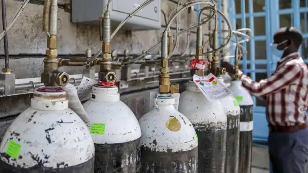 ऑक्सिजनचे टेन्शन लवकरच संपणार; देशभर प्लान्ट उभारण्याच्या मोहिमेला गती