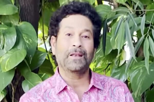 Sachin Tendulkar : सचिनचा नवा अवतार, पांढरी दाढी, वाढलेले केस; सोशल मीडियावर नवीन लूक व्हायरल!