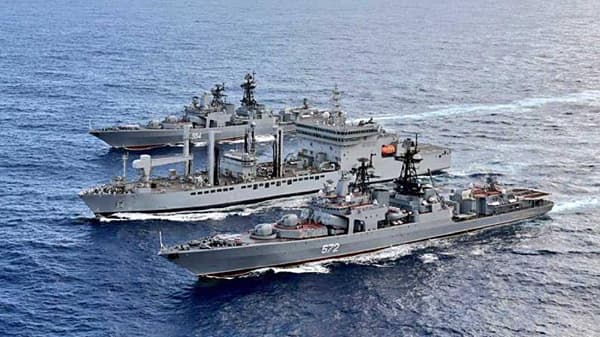 Indian Navy Recruitment 2021: इंडियन नेव्हीमध्ये 2500 पदांसाठी अर्ज भरण्यास सुरुवात, 69 हजारांपर्यत पगार मिळणार