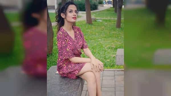 ‘सारेगमप’ या कार्यक्रमातून पुढे आलेल्या केतकी माटेगावकरने मनोरंजन विश्वात अभिनेत्री आणि गायिका अशी दुहेरी ओळख निर्माण केली आहे.