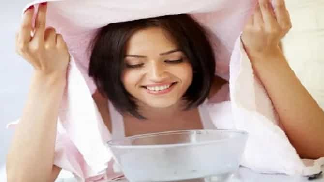 वाफ घेताना पाण्यात या गोष्टी मिसळा, होतील अनेक फायदे !