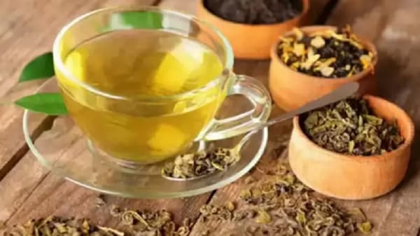 तुळशीची पाने, लवंग आणि काळे मीठ रोगप्रतिकारक शक्ती वाढण्यासाठी फायदेशीर !