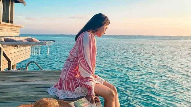 समंथा नुकतीच मालदीवमध्ये गेली, तिथून तिने हा फोटो सोशल मीडियावर शेअर केले होता. या फोटोत अभिनेत्री खूपच सुंदर दिसत आहे.