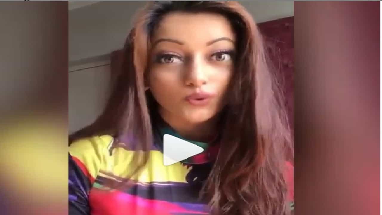 VIDEO | तू बुधवार पेठेतील ** आहेस इन्स्टाग्राम युझरच्या कमेंटवर मानसी नाईकचं लाईव्ह उत्तर