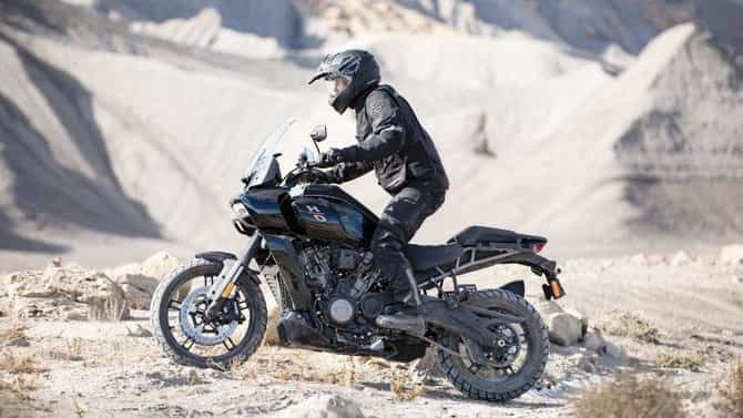 जोरदार पावसात, डोंगरदऱ्यात भटकंतीसाठी Harley Davidson ची दमदार बाईक लाँच, जाणून घ्या फीचर्स