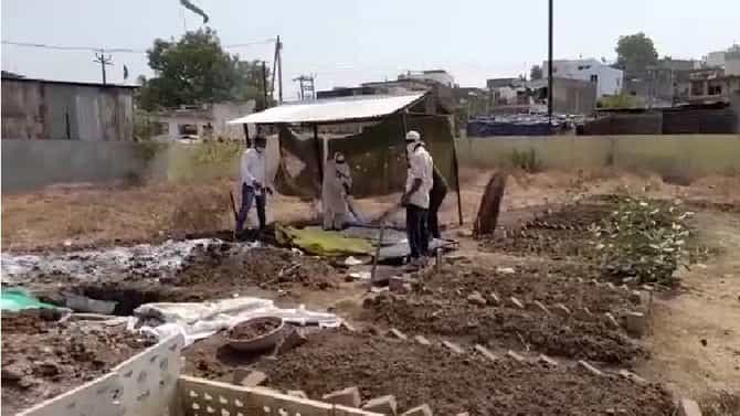 11 वर्षांची पोटची पोर अपशकुनी असल्याची अंधश्रद्धा, आई-वडिलांच्या छळाने जळगावात बालिकेचा मृत्यू