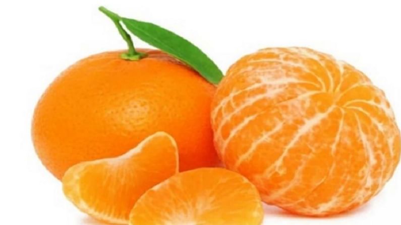उन्हाळ्यात संत्री खाणे आपल्या आरोग्यासाठी फायदेशीर असते. यामुळे आपले शरीर थंड राहते. संत्रीपोटॅशियमची कमतरता दूर करण्यात मदत करते.