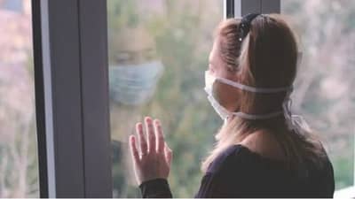 कोरोना काळात मानसिक आरोग्य उत्तम ठेवण्यासाठी या 4 टिप्स फॉलो करा; ताणतणाव दूर करा