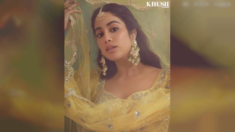 जान्हवीनं ‘गुंजन सक्सेना’, ‘धडक’, ‘रुही’ या चित्रपटांमध्ये सुंदर अभिनय केला आहे.