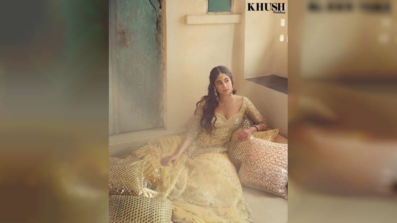 जान्हवीचा हा ब्रायडल लूक चाहत्यांच्या चांगलाच पसंतीस उतरला आहे. 