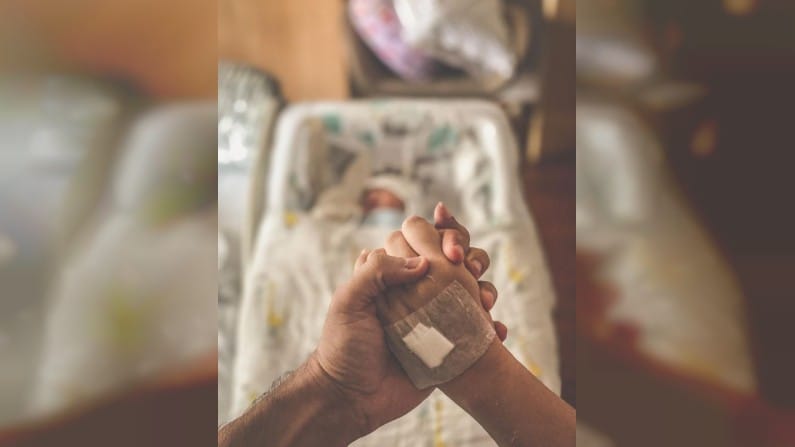 मोहित आणि त्याची पत्नी आदिती यांनी सोशल मीडियावर पोस्ट करत म्हटले की, हे दोघेही आता एका मुलाचे पालक बनले आहेत. त्यांच्या या पोस्टमध्ये, त्याने लिहिले की, ‘धन्यवाद माझ्या प्रिय चिमुकल्या विश्वाचे. रात्रभर रडण्याबद्दल आणि त्यासह या जगात आलेल्या या आश्चर्याबद्दल धन्यवाद. कारण आम्हाला खूप भाग्यवान वाटत आहे की, आम्ही आमच्या मुलाचे या जगात स्वागत केले.’