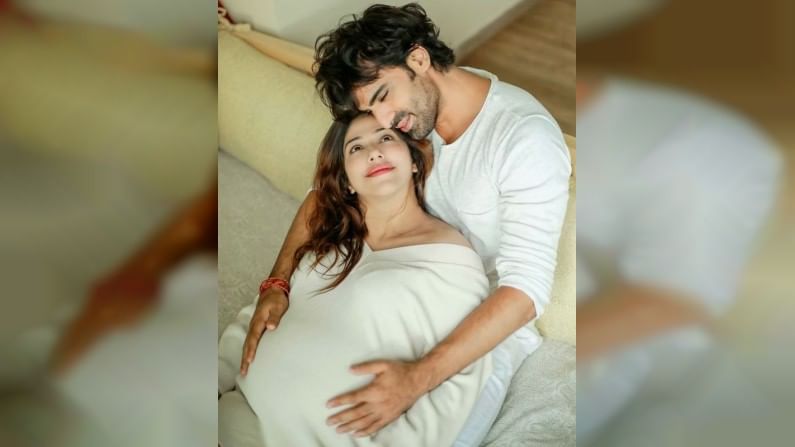 मोहित मलिक गेली 15 वर्षे प्रेक्षकांच्या मनावर राज्य करत आहेत, पण गुल खान निर्मित मालिका ‘कुल्फिकुमार बाजेवाला’ मध्ये त्याने साकारलेल्या भूमिकेबद्दल त्याचे खूप कौतुक झाले होते.