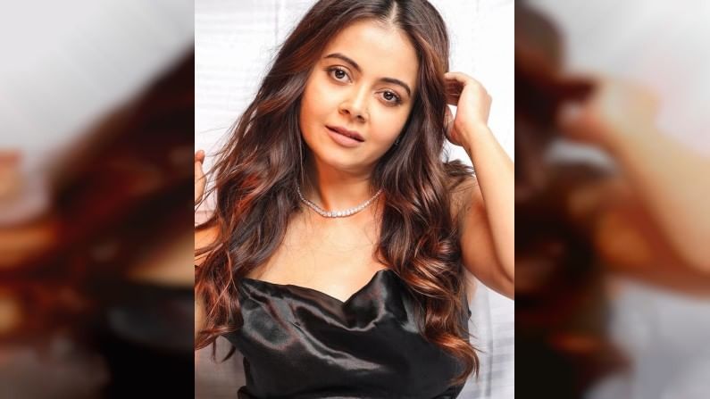 देवोलीना 'साथ निभाना साथिया' या मालिकेच्या सीझन 2 मध्ये दिसली होती. हा शो नुकतंच आला आहे आणि यासह तिने पुन्हा एकदा चाहत्यांच्या हृदयात स्थान निर्माण केलंय. यावेळी देवोलीनाची भूमिका थोडी लहान होती.