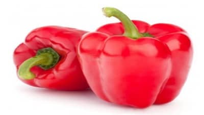 शरीरातील व्हिटॅमिन ए ची कमतरता दूर करायचीय?; मग लाल शिमला मिरची खा