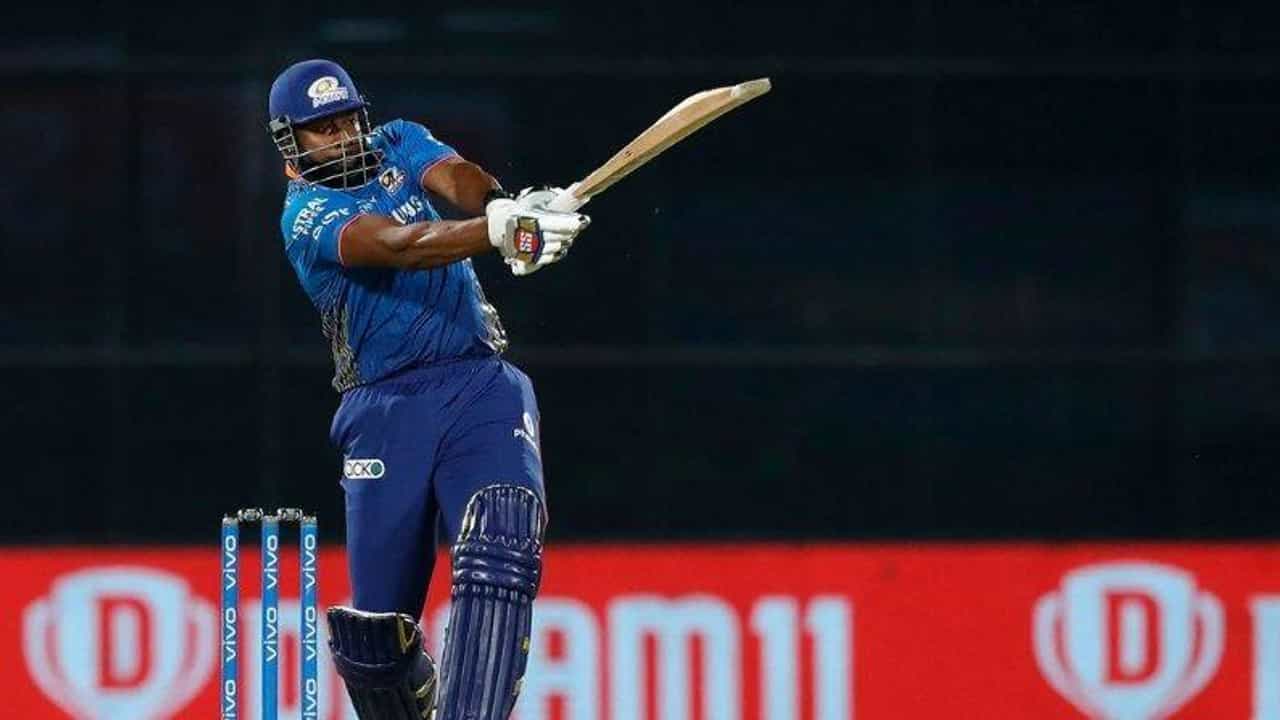 IPL 2021, MI vs CSK | वादळी खेळीसह पोलार्डचा विक्रम, मुंबईची ऐतिहासिक कामगिरी