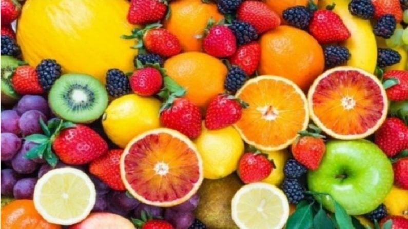 फळे खाणे आरोग्यासाठी फायदेशीर आहे. परंतु अशी काही फळे आहेत जी मधुमेहाच्या रूग्णांनी खाणे टाळली पाहिजेत. या फळांमध्ये साखर जास्त असते. ज्यामुळे साखरेची पातळी वाढू शकते.