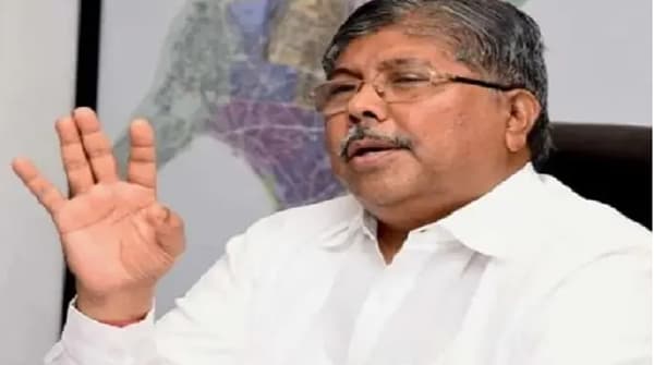 समाधान आवताडेंचा विजय महाविकास आघाडीच्या थोबाडीत मारल्यासारखा, चंद्रकांत पाटलांची खोचक टीका