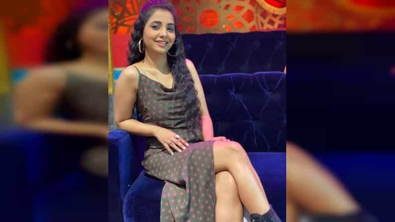 अभिनेत्री सायली संजीव सध्या सोशल मीडियावर मोठ्या प्रमाणात सक्रिय असते. नवनवीन फोटो शेअर करत ती चाहत्यांशी कनेक्ट होते.