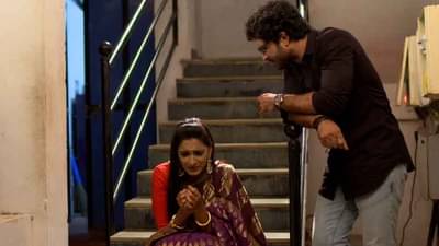 Aggabai Sunbai | सोहमच्या प्रतारणेमुळे आत्महत्या करणाऱ्या ‘शुभ्रा’च्या आयुष्यात येणार एक नवी व्यक्ती! 