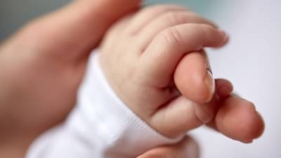 डॉक्टर म्हणाले अभिनंदन! सात बाळं होणारेत, महिलेने जन्म दिला...