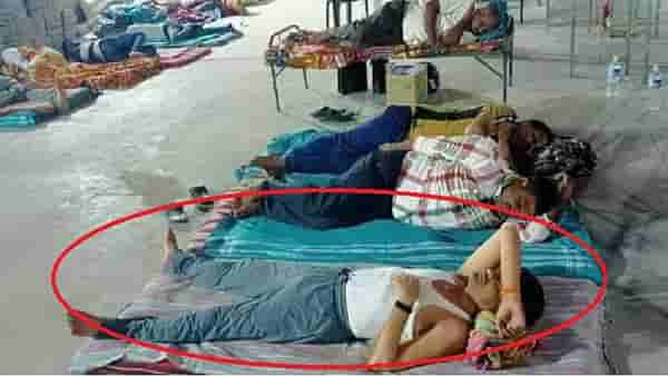 ना डोक्याखाली उशी, ना अंगावर चादर, तरीही शांतपणे झोप; कोरोनाग्रस्तांना मदत करणाऱ्या आमदाराचा हा फोटो पाहाच