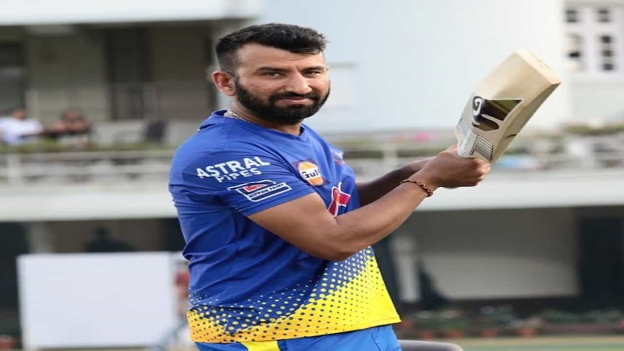 चेतेश्वर पुजारा एकेकाळी आईसमोर रडायचा, म्हणायचा एवढ्या दबावात मला क्रिकेट खेळणं जमणार नाही!, पण....