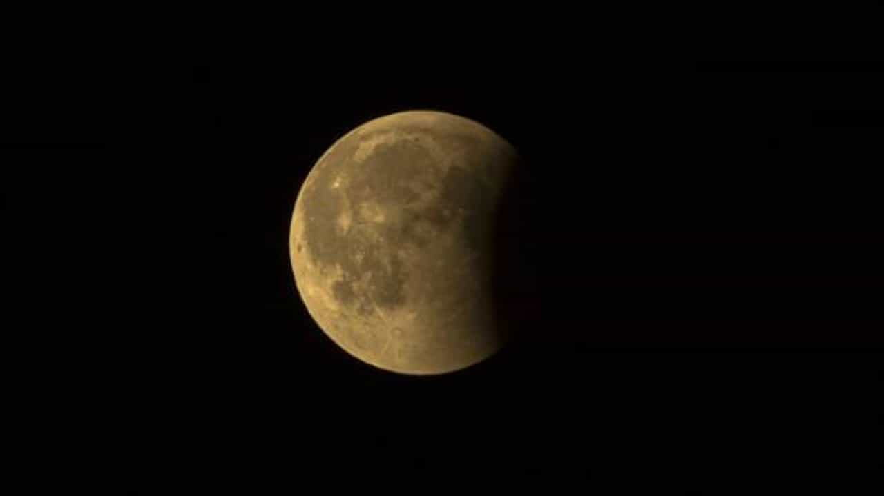 Lunar Eclipse 2021 | या महिन्याच्या अखेरीस वर्षाचं पहिलं चंद्रग्रहण, जाणून घ्या महत्त्वाची माहिती
