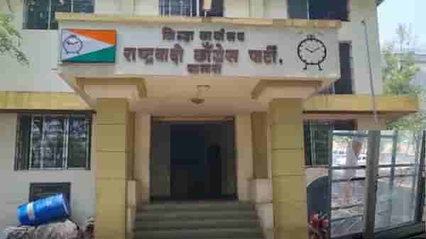साताऱ्यात राष्ट्रवादी आणि काँग्रेसच्या कार्यालयावर दगडफेक, शशिकांत शिंदेंचा भाजप कार्यकर्त्यांवर आरोप