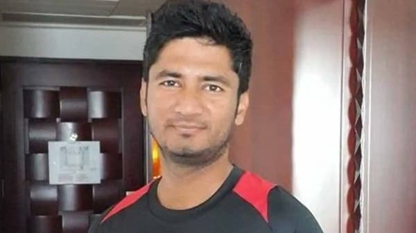 क्रिकेट विश्वावर दु:खाचा डोंगर कोसळला, 36 वर्षीय विवेक यादवचं कोरोनाने निधन