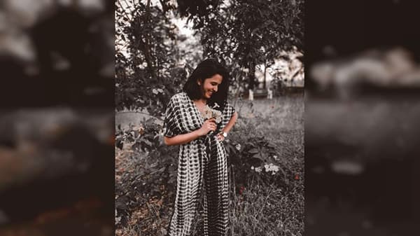 कमी वेळेत महाराष्ट्रातील घराघरात पोहोचलेली अभिनेत्री मिताली मयेकर तिच्या बोल्ड अंदाजासाठी ओळखली जाते. कमी वेळेत महाराष्ट्रातील घराघरात पोहोचलेली अभिनेत्री मिताली मयेकर तिच्या बोल्ड अंदाजासाठी ओळखली जाते.