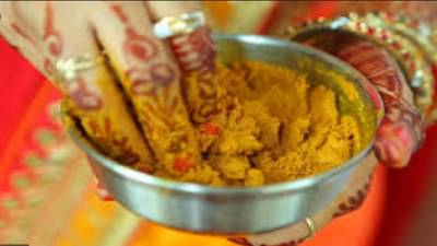 हळद लागताना पोलीस आले, गर्लफ्रेण्डच्या हत्येप्रकरणी नवरदेवाला पिवळ्या अंगानेच गाडीत कोंबलं