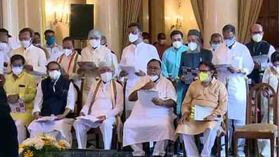 ममतादीदींचं जम्बो मंत्रिमंडळ, 7 मुस्लिम, 8 महिलांचा समावेश; एम फॅक्टरला विशेष स्थान