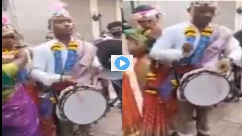 Video | डोक्याला बाशिंग, बाजुला नवरी, नवरदेवाने वाजवला असा ताशा की लोक झाले फॅन, व्हिडीओ व्हायरल