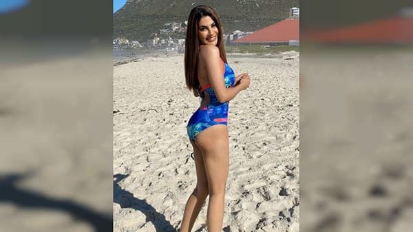 टीव्ही शो 'बिग बॉस 14' मध्ये अभिनेत्री निक्की तांबोळीनं आपल्या अभिनयानं चाहत्यांची मनं जिंकली. घराबाहेर पडल्यानंतर निक्की म्युझिक व्हिडीओंमध्ये दिसली आणि सोशल मीडियावरही खूप अॅक्टिव होती.