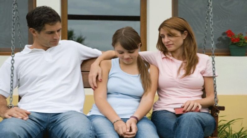 Sexuality: लहान मुलांना लैंगिक शिक्षण कसे आणि केव्हा दिले पाहिजे? Sexuality: लहान मुलांना लैंगिक शिक्षण कसे आणि केव्हा दिले पाहिजे?