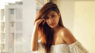 कोरोना काळात एकमेकांना मदत करताना पाहून भावूक झाली रिया चक्रवर्ती, म्हणाली...