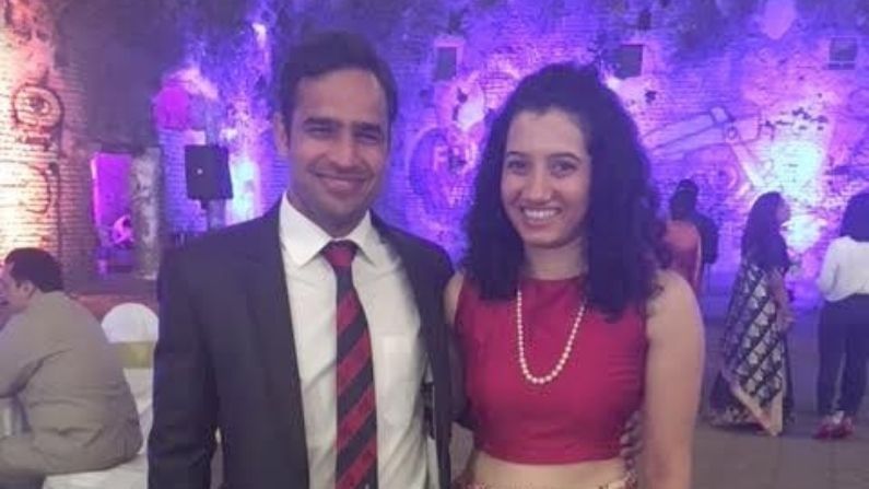 Gautam Dagar And Neha pardeshi rugby team captain Wedding photo