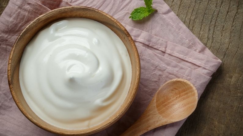 Benefits Of Yoghurt : त्वचा आणि केसांसाठी दही अत्यंत फायदेशीर!