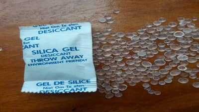 नवीन पर्स, बॅग, बूट इतर गोष्टींमध्ये असलेल्या छोट्या सिलिका पॅकेट्स नेमके का वापरतात? त्याच्या मागचे कारण काय?