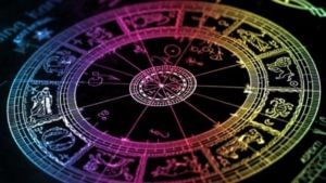 Zodiac Signs | भावनांवर उत्तम नियंत्रण, या पाच राशींच्या व्यक्तींचा EQ असतो लय भारी