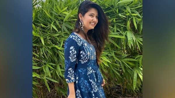 प्राजक्ता माळी मराठी चित्रपटसृष्टीतील आघाडीची अभिनेत्री असून ती कसदार अभिनयासाठी ओळखली जाते. महाराष्ट्रात तिचे लाखे चाहते आहेत.