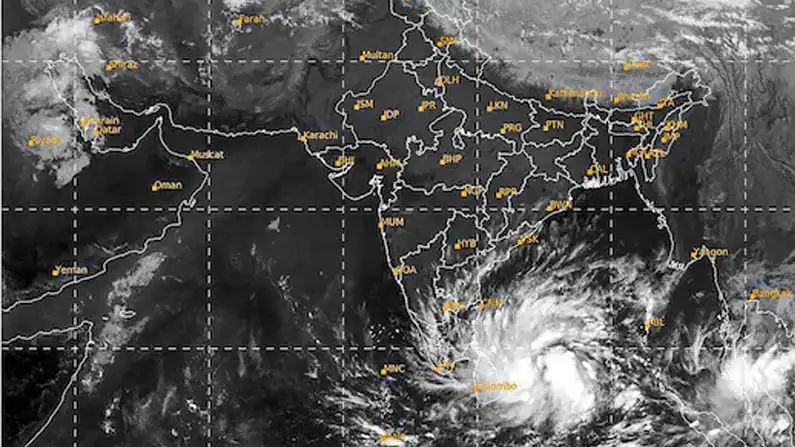 नुकताच, भूविज्ञान मंत्रालयाने प्रसिद्ध केलेल्या अहवालनुसार, उत्तर हिंद महासागरातील चक्रीवादळांची वार्षिक वारंवारता 20 व्या शतकाच्या मध्यापर्यंत म्हणजे 1951 ते 2018 पर्यंत कमी झाली होती. मात्र, गेल्या दोन दशकांत, मान्सूननंतर अत्यंत तीव्र चक्रीवादळांच्या संख्येत झपाट्याने वाढ झाली आहे