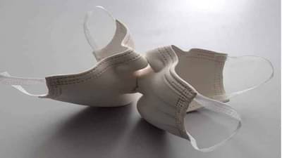 Mask Kissing | मास्क लावून ‘किस’ करणं सुरक्षित आहे का? वाचा तज्ज्ञ काय म्हणतात...