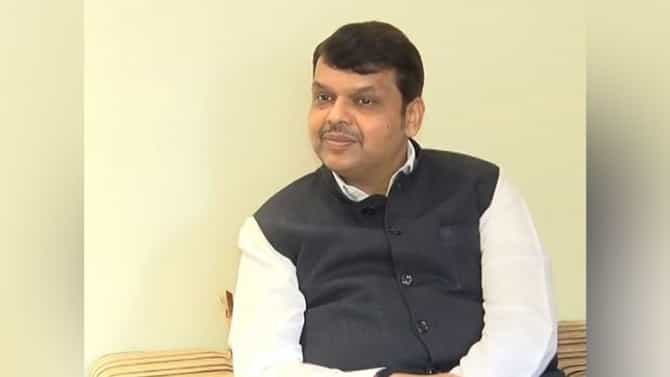 राजकारणापलीकडचे देवेंद्र फडणवीस, वडिलांचा कॅन्सरने मृत्यू, कॅन्सरग्रस्तांसाठी नागपुरात उभारलं मोठं रुग्णालय