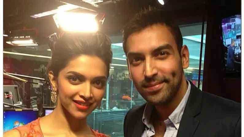 जॉन प्रमाणेच त्याच्या लूक-अ-लाईकलाही ‘डिम्पल’ आहेत. मुबशीरने बॉलिवूडच्या अनेक स्टार्सची भेट घेतली आहे. त्याने ट्विटरवर अनेक सेलिब्रिटींसोबत फोटो शेअर केले आहेत. मुबशीरने दीपिका पदुकोणचीही भेट घेतली होती. पठाण या चित्रपटात जॉन आणि दीपिका लवकरच शाहरुख खानसोबत दिसणार आहेत.