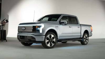 सिंगल चार्जमध्ये 483 किमी रेंज, Ford च्या या गाडीसाठी ग्राहकांच्या रांगा, एका दिवसात 20,000 बुकिंग्स