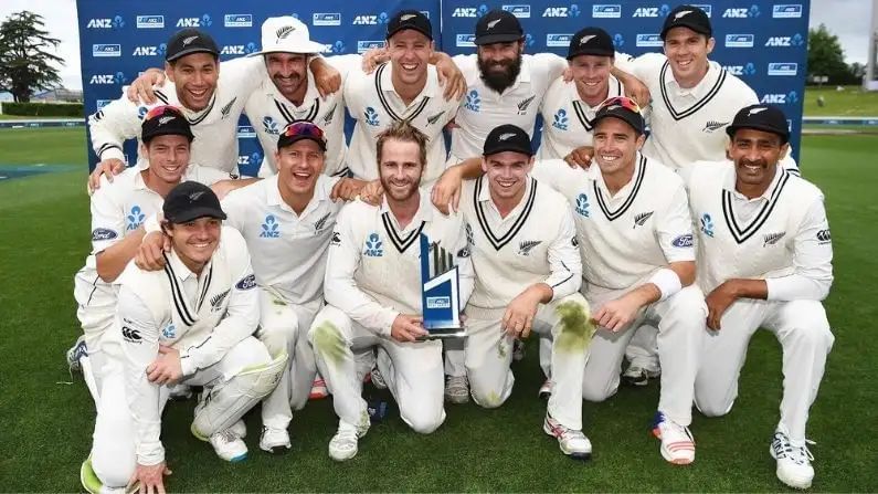 केन विल्यमसनच्या नेतृत्वाखाली न्यूझीलंडचा संघ चौथ्या स्थानावर आहे. पाठीमागच्या दोन-तीन वर्षांपासून न्यूझीलंडचा संघ चांगलं प्रदर्शन करतोय. आता न्यूझीलंडचा संघ वर्ल्ड टेस्ट चॅम्पियनशिपच्या अंतिम सामन्यात भारताला टक्कर देणार आहे. 2015 पासून न्‍यूझीलंड संघाने 48 सामन्यांपैकी 26 सामन्यात विजय मिळवला तर 15 सामन्यात पराभव स्वीकारावा लागला. याशिवाय सात सामने ड्रॉ करण्यात किवी खेळाडूंना यश आलं.