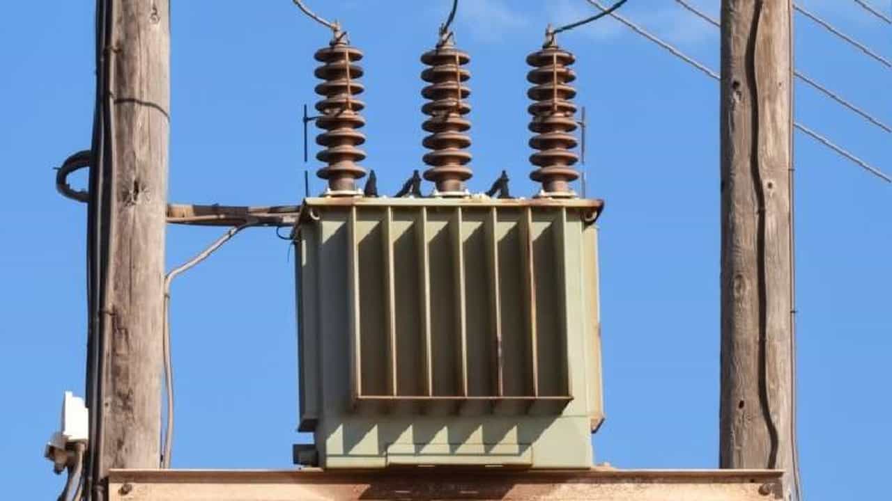 देशातील कानाकोपऱ्यात दिसणाऱ्या विजेच्या ट्रान्सफॉर्मरचे महत्त्व काय? कसे करते काम?